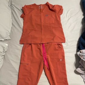 Women petite cargo scrubs